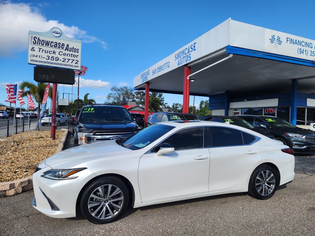 2019 Lexus ES 350 350's photo
