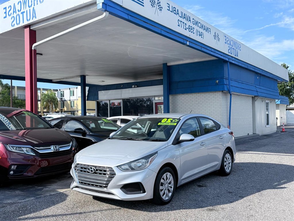 2020 Hyundai Accent SE's photo