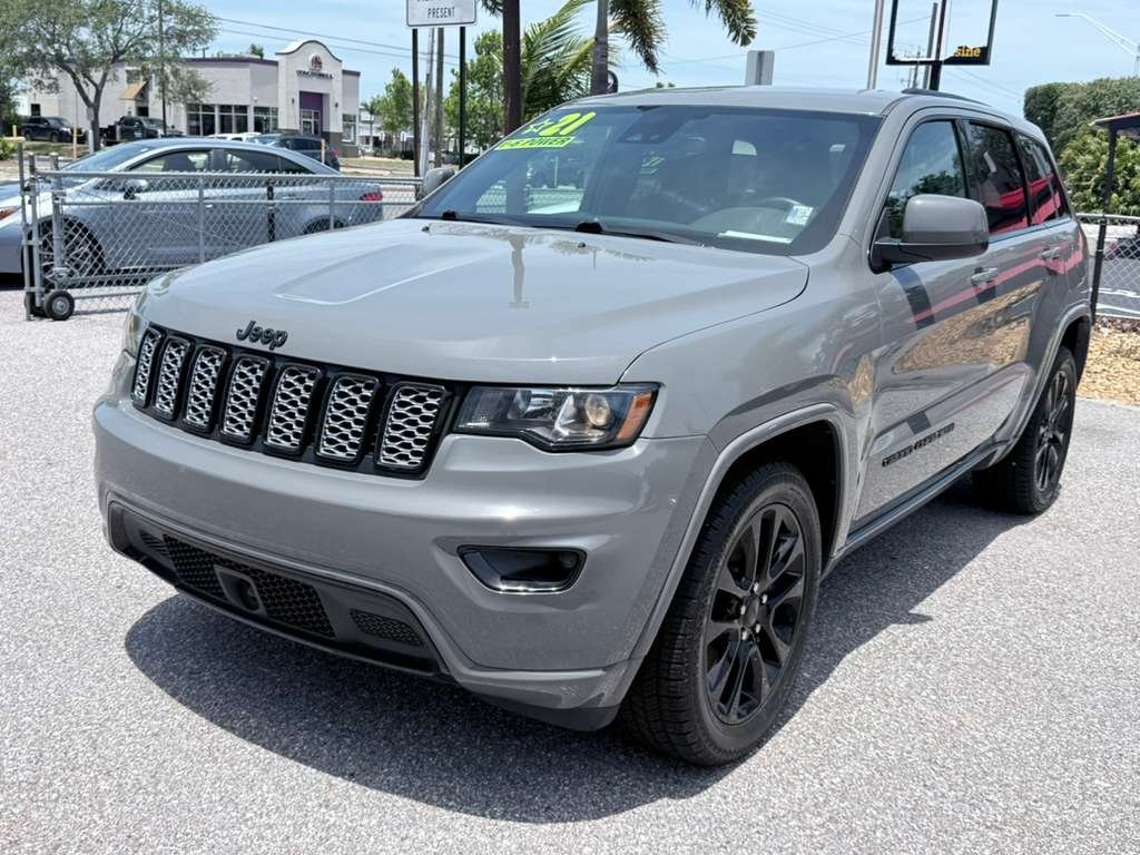 2021 Jeep Grand Cherokee Laredo X's photo