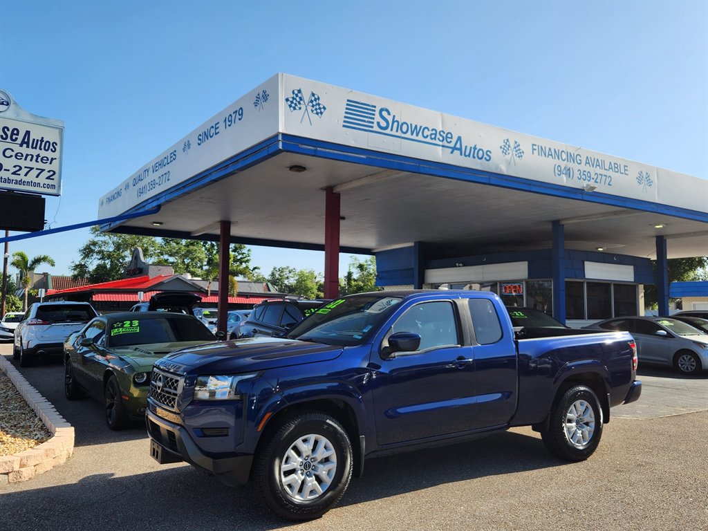 2022 Nissan Frontier SV's photo