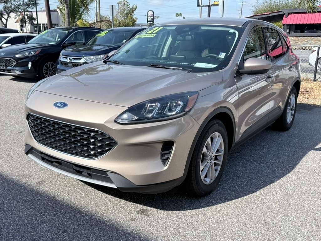 2021 Ford Escape SE's photo